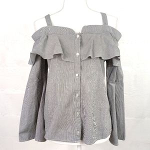 TROUVE BUTTON FRONT COLD SHOULDER TOP